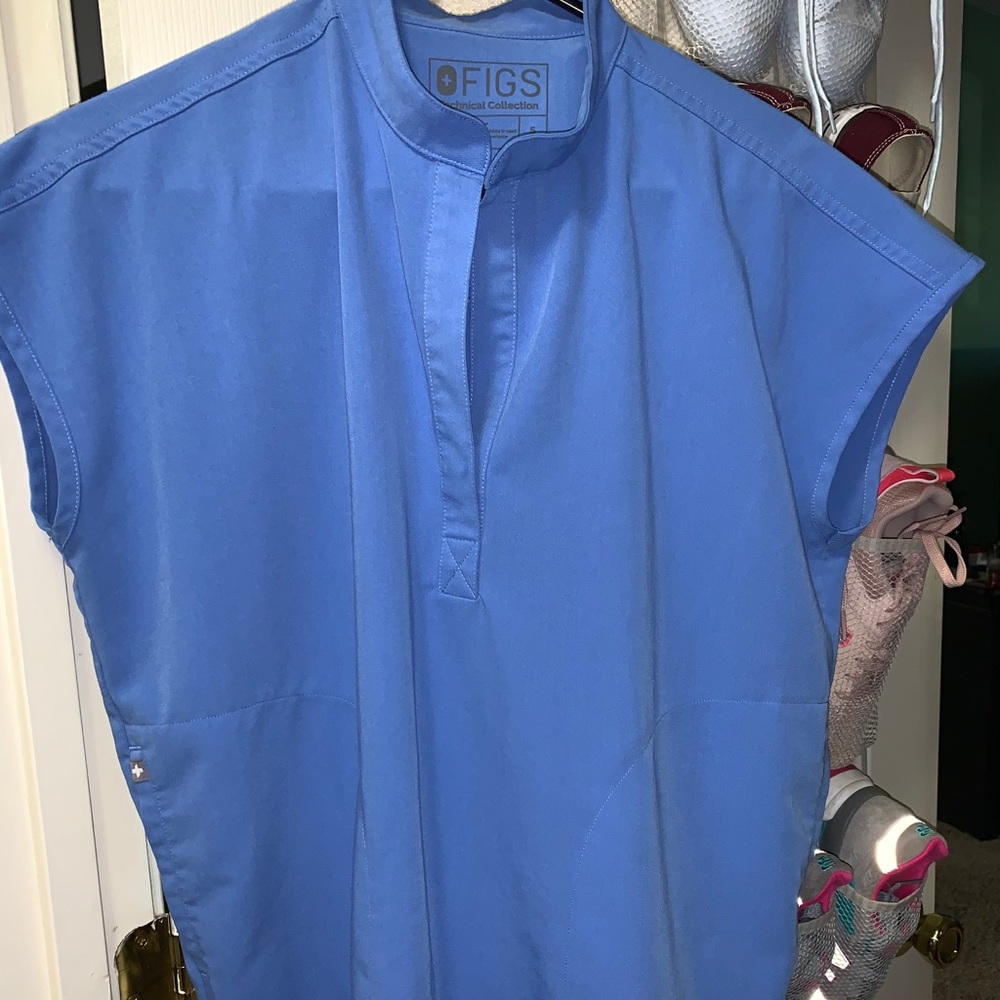 Figs Ceil Scrub Top